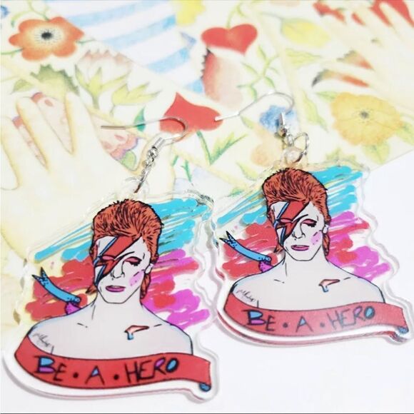 David Bowie Aladdin Sane “Be a hero” Lightweight Earrings - Picture 4 of 4